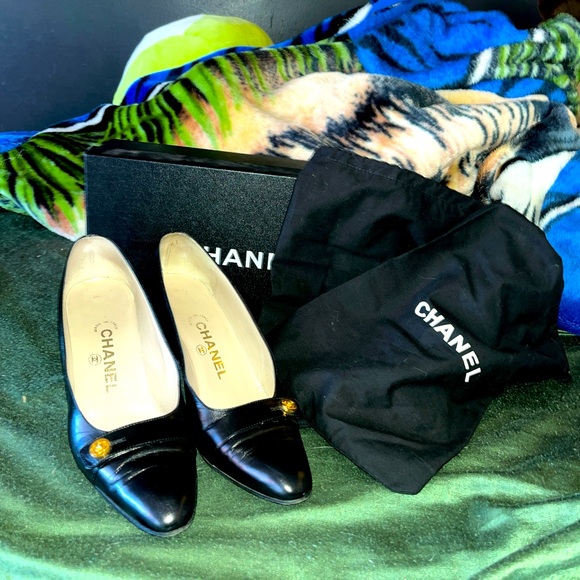 Chanel heels - Picture 1 of 4